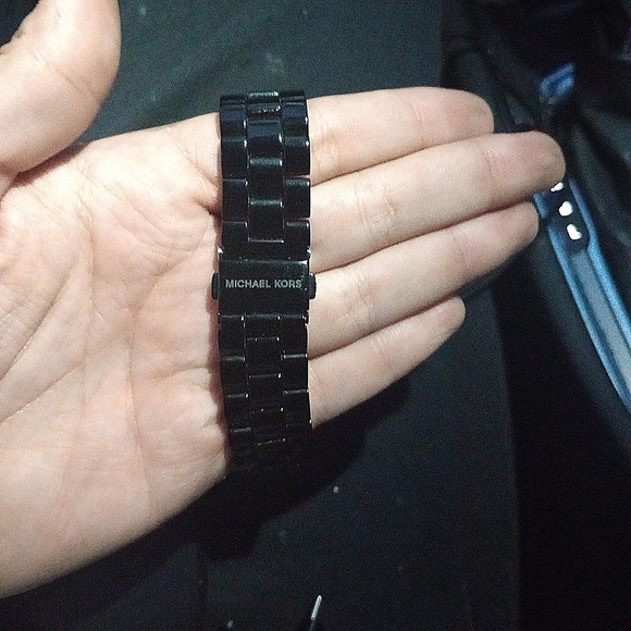 Michael Kors Watch - Picture 4 of 6